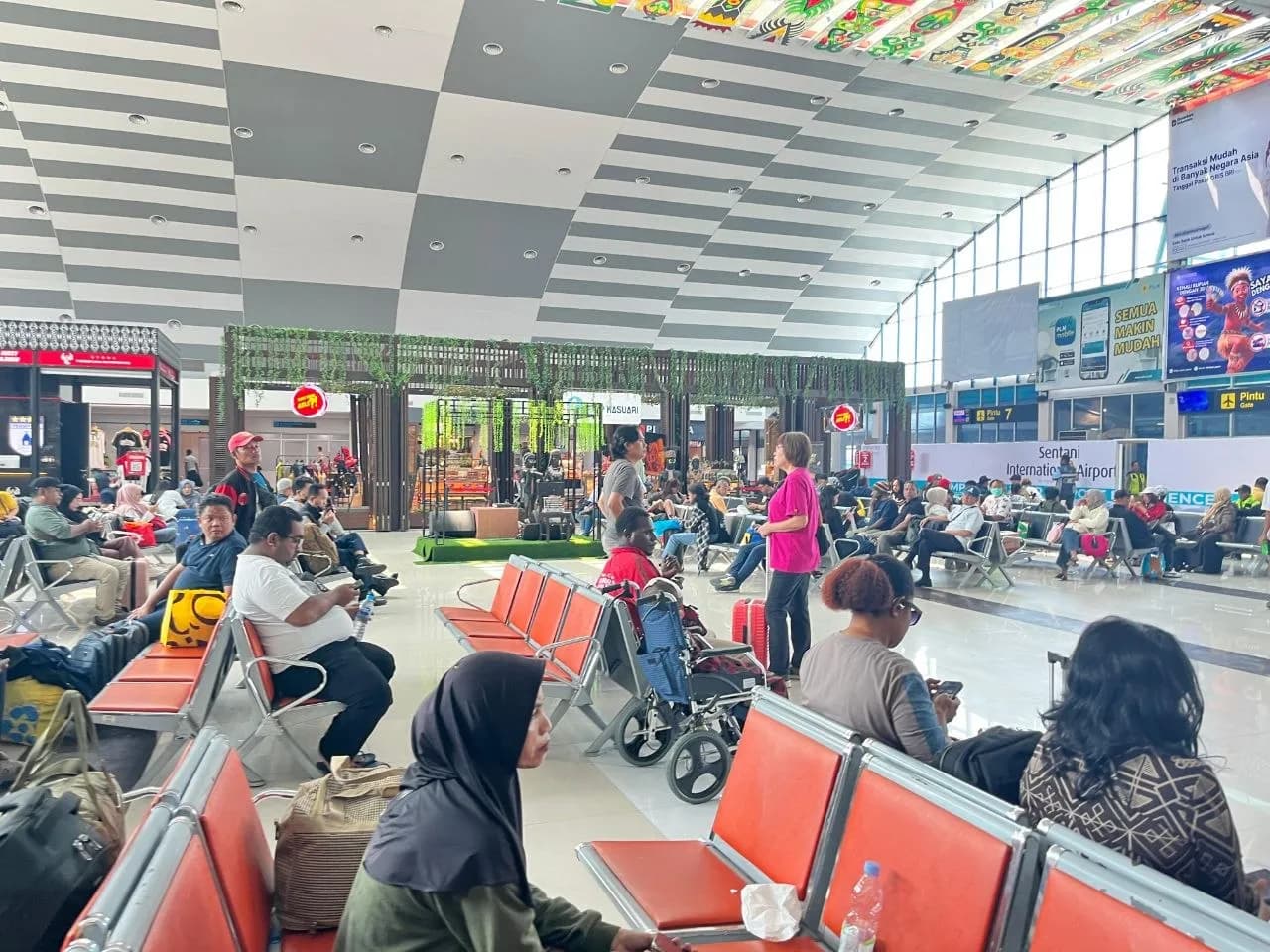 Ilustrasi berita Mimika: 27 Penerbangan Terdampak Asap Karhutla, Rute Sentani-Timika dan Wamena Delay