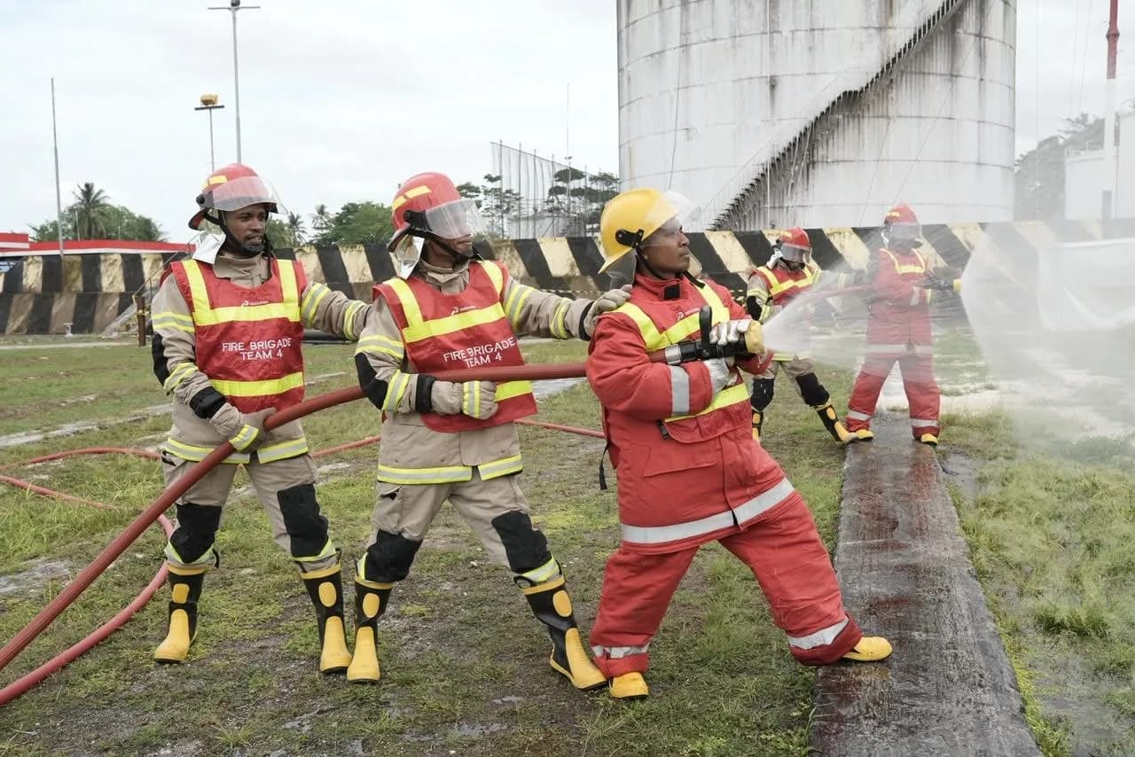 Ilustrasi berita Papua: Pertamina Patra Niaga Tingkatkan Kesiapsiagaan Personel Melalui Simulasi Penanggulangan Keadaan Darurat di Fuel Terminal Biak
