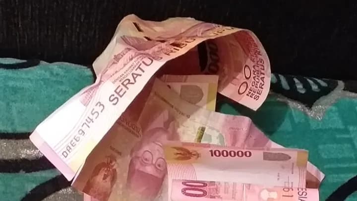 Ilustrasi berita MIMIKA: Cek Saldo Kosong, Padahal Katanya Karyawan di Mimika yang Gaji Dibawah Rp 5 Juta Dapat Bantuan