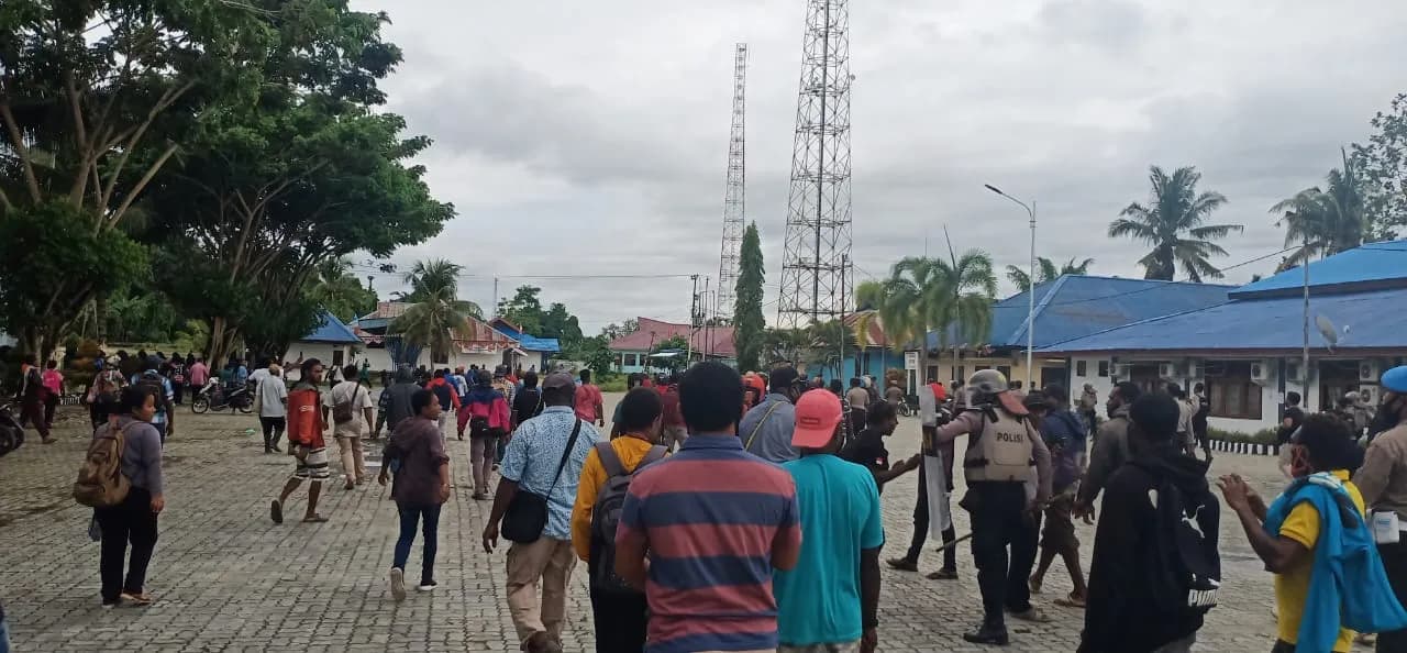 Ilustrasi berita OLAHRAGA: Pemkab Keerom Benarkan Massa Bakar Kantor Disnaker Tidak Terima Hasil Kelulusan CPNS