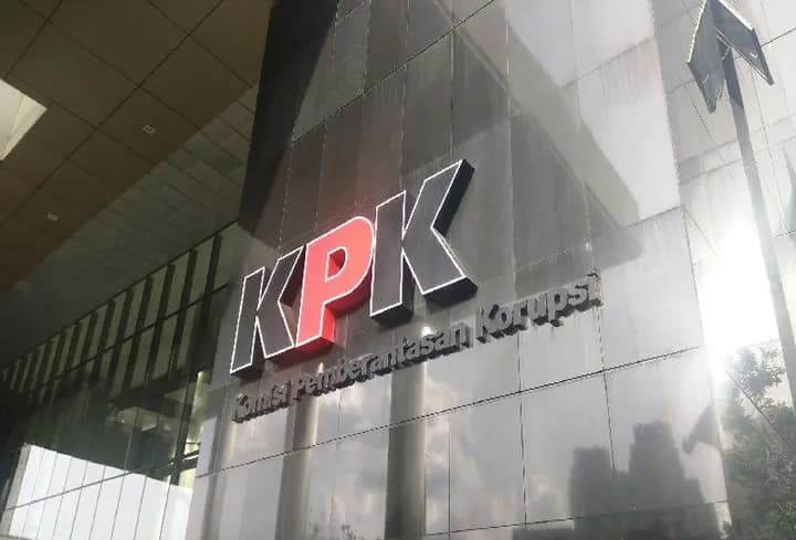 Mobil Mewah Jadi Taruhan
