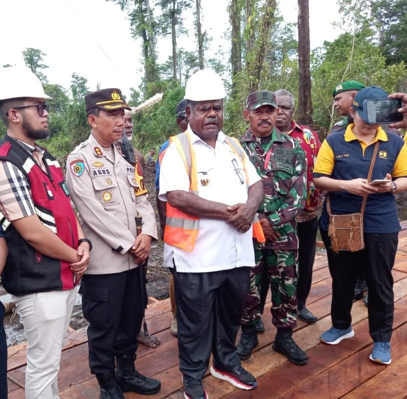 Ilustrasi berita Papua: Kantor Bupati Asmat Mulai Dibangun, Kapten Inf Hermanus Kopong : TNI Siap Mendukung Program Pemda