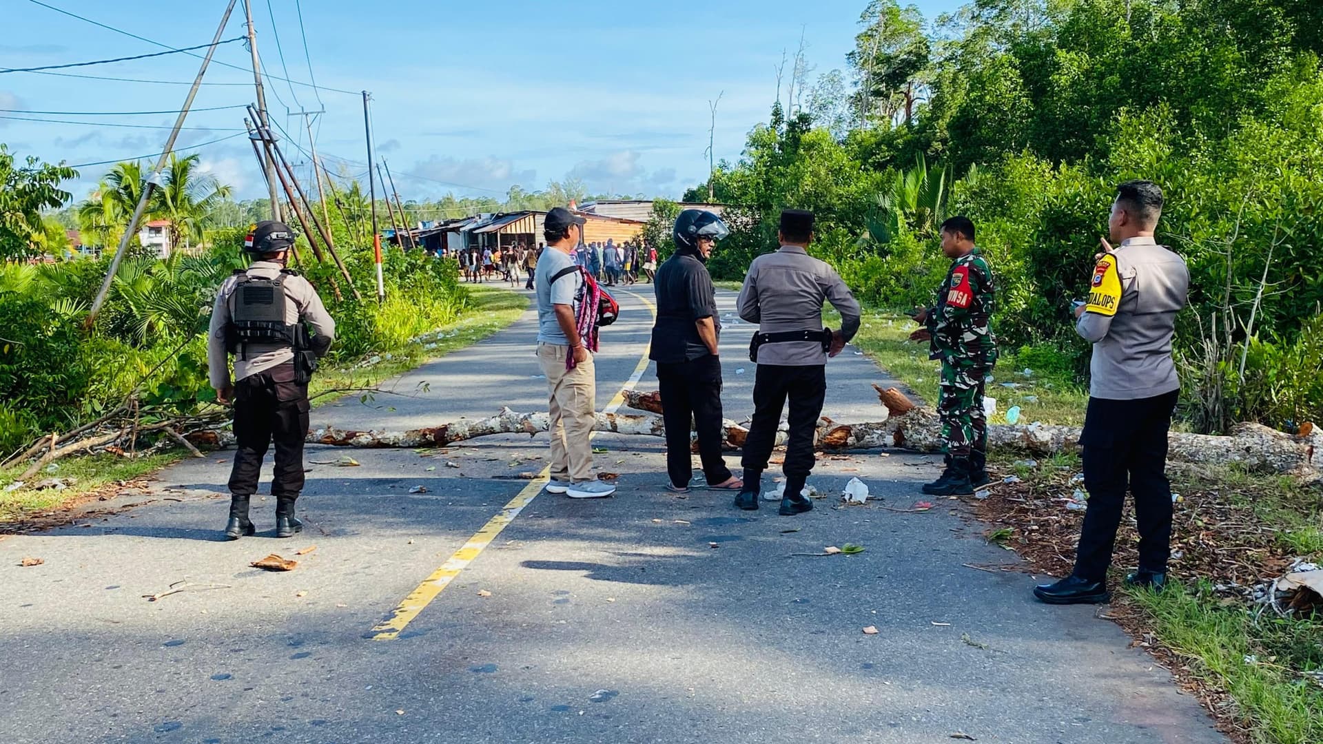 Ilustrasi berita Mimika: Dipicu Kecelakaan Lalu Lintas, Warga Palang Jalan Poros Timika - Pomako