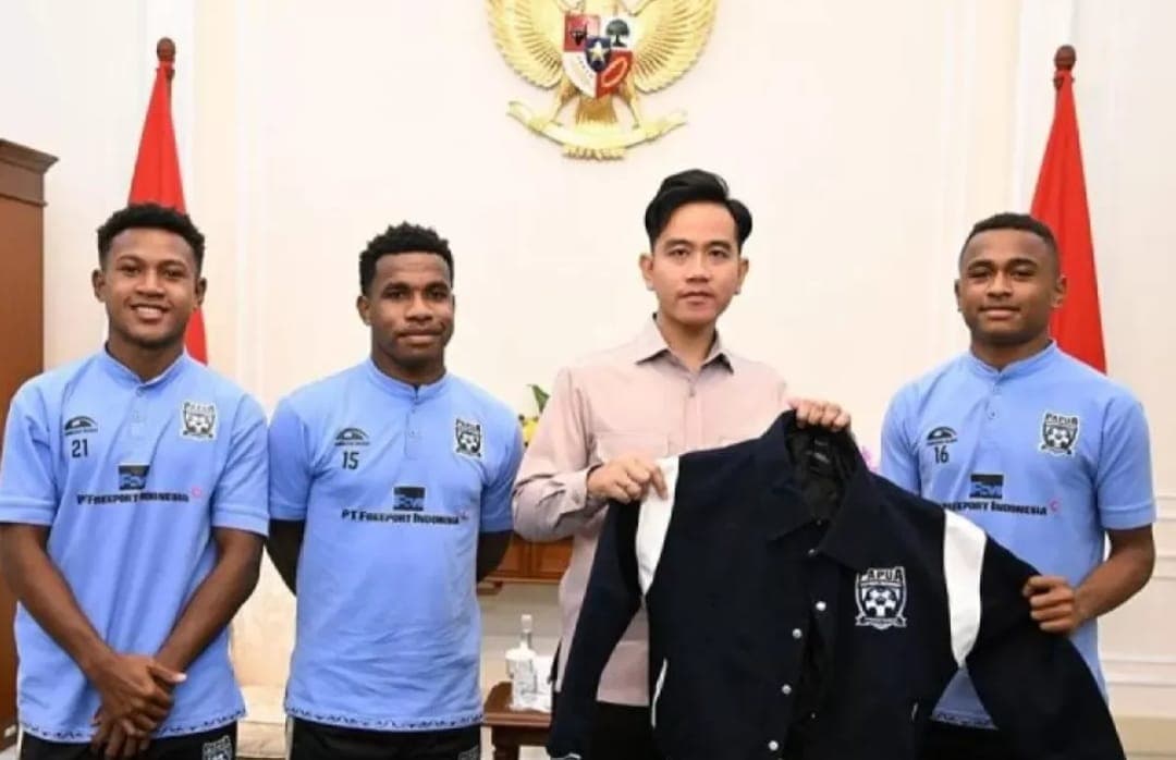 Ilustrasi berita MIMIKA: Tiga Pemain Muda PFA Jajaki Arena di Benua Eropa, Tekad Kuat Dolvi, Yance dan Jupri : Harumkan Nama Papua