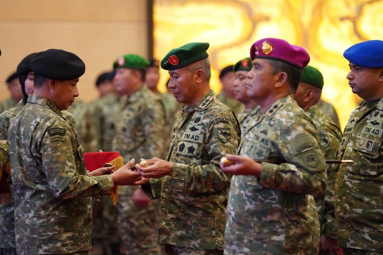 Ilustrasi berita PAPUA: Mayjen TNI Febriel Buyung Sikumbang Resmi Jabat Pangdam XVII/Cenderawasih, Gantikan Mayjen TNI Amrin Ibrahim