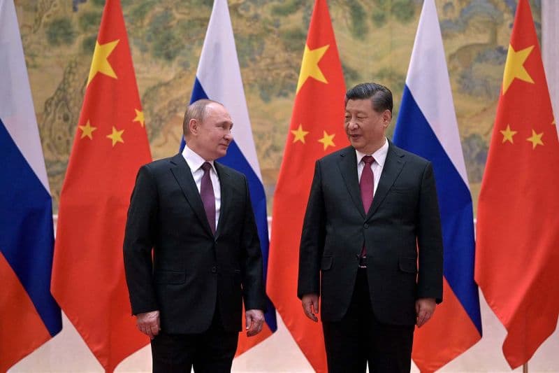 Presiden Rusia Vladimir Putin menghadiri pertemuan dengan Presiden China Xi Jinping di Beijing, China, Jumat (4/2/2022).