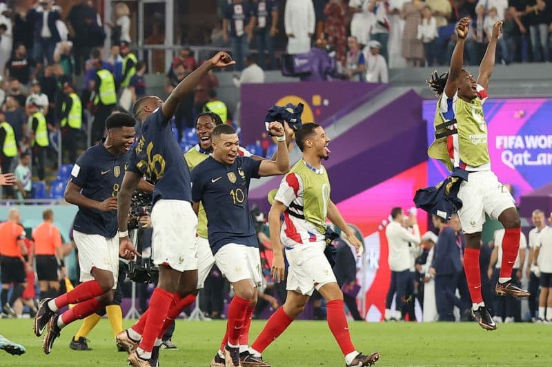 Ilustrasi berita BERITA UTAMA: Mbappe Jadikan Prancis Tim Pertama Lolos ke 16 Besar Piala Dunia