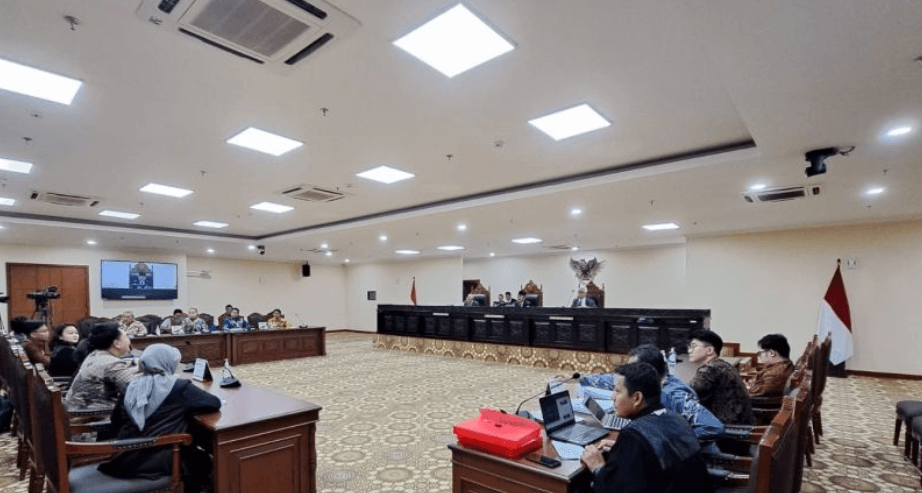 Ilustrasi berita NASIONAL: Profesor Bagir Manan Diminta Dihadirkan Sebagai Saksi Ahli Pada Sidang MKMK