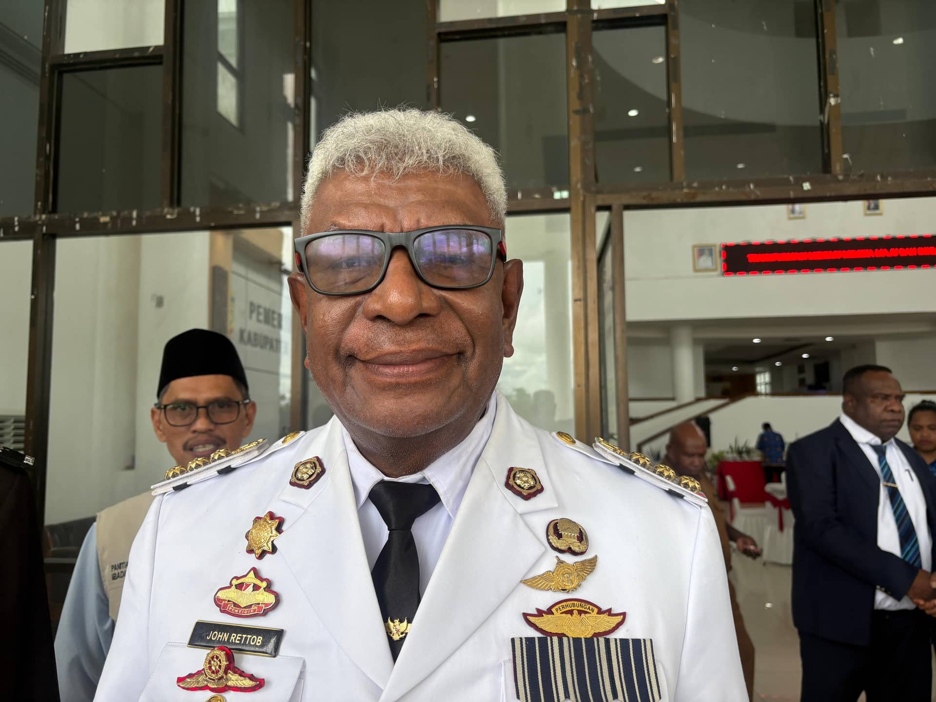 Bupati Mimika, Johannes Rettob