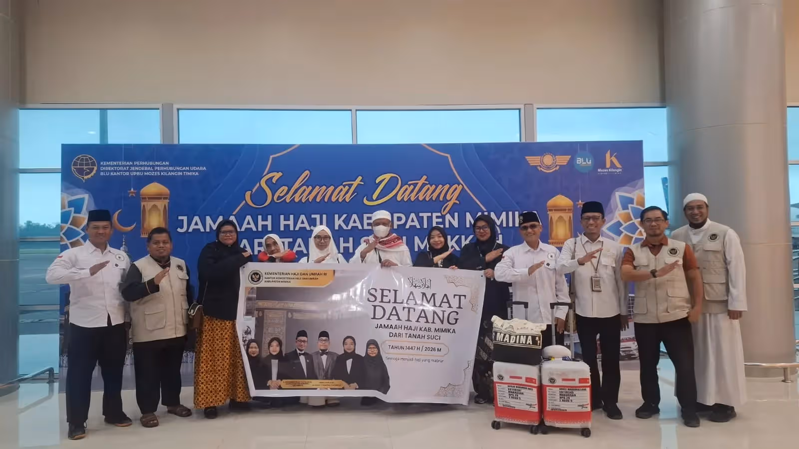 Jemaah haji asal Kabupaten Mimika yang tergabung dalam Kloter 29 UPG tiba di Bandara Mozes Kilangin Timika, Rabu (24/6) pagi.