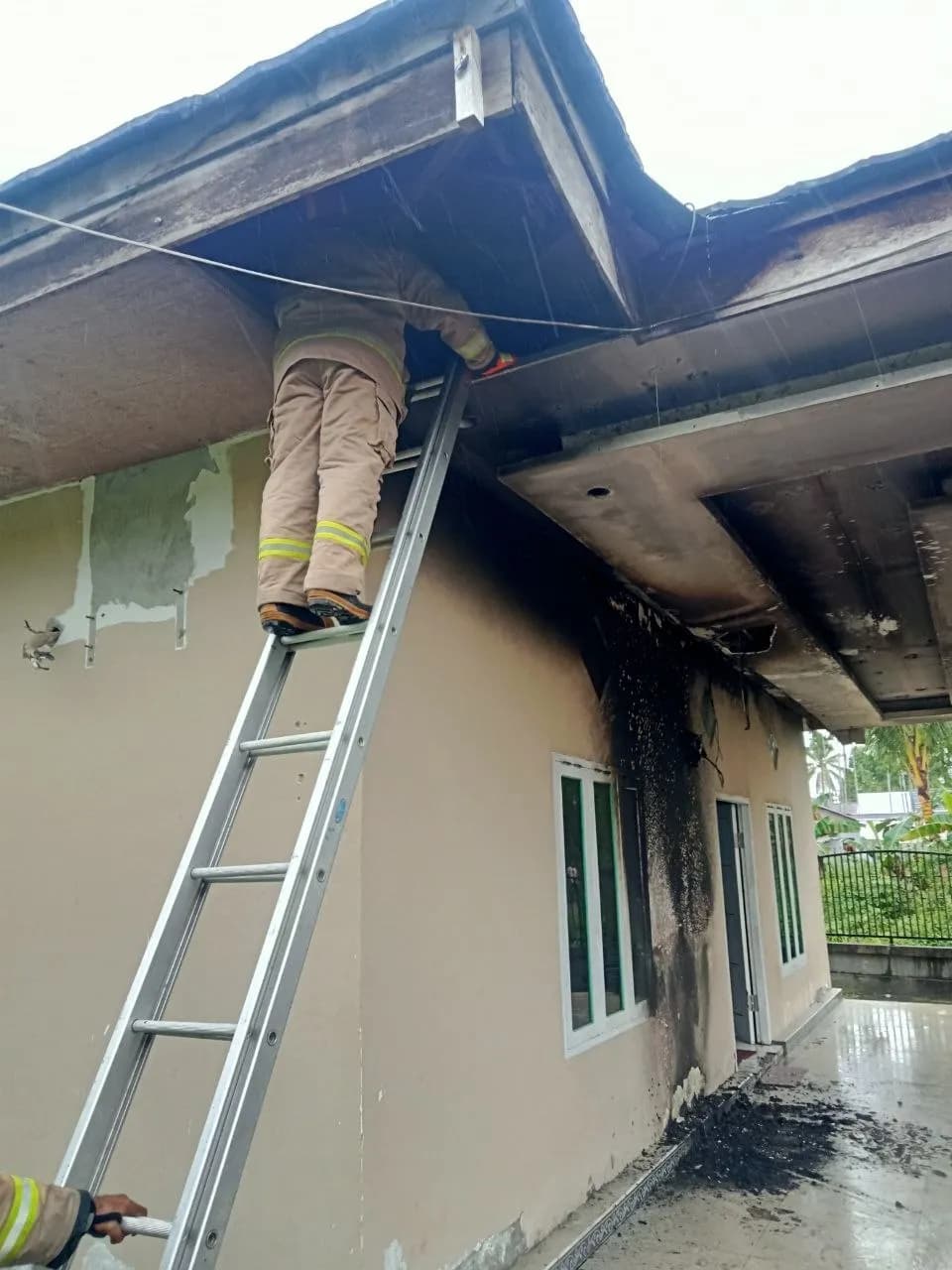 Ilustrasi berita Mimika: Rumah di SP 4 Timika Nyaris Ludes Terbakar, Diduga Akibat Korsleting Listrik
