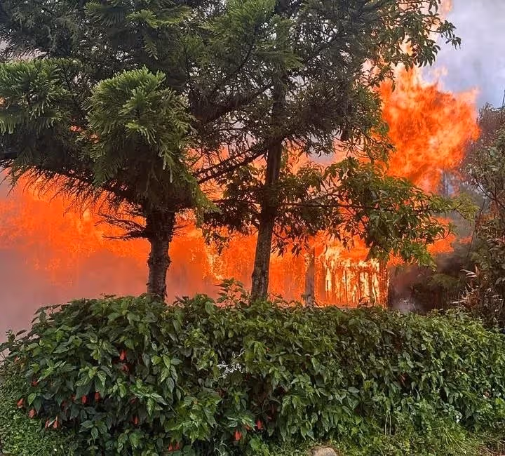 Rumah yang terbakar di Jayawijaya.