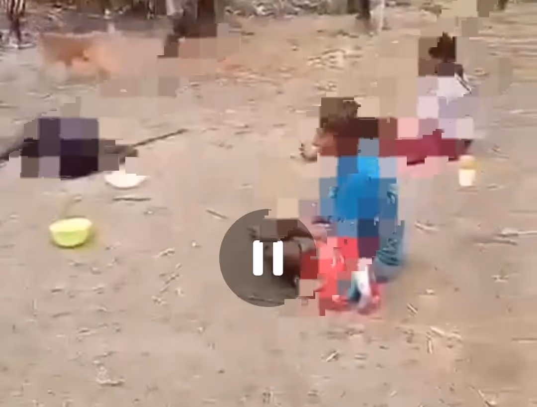 Skrinshut video penyiksaan tiga perempuan asli Papua.