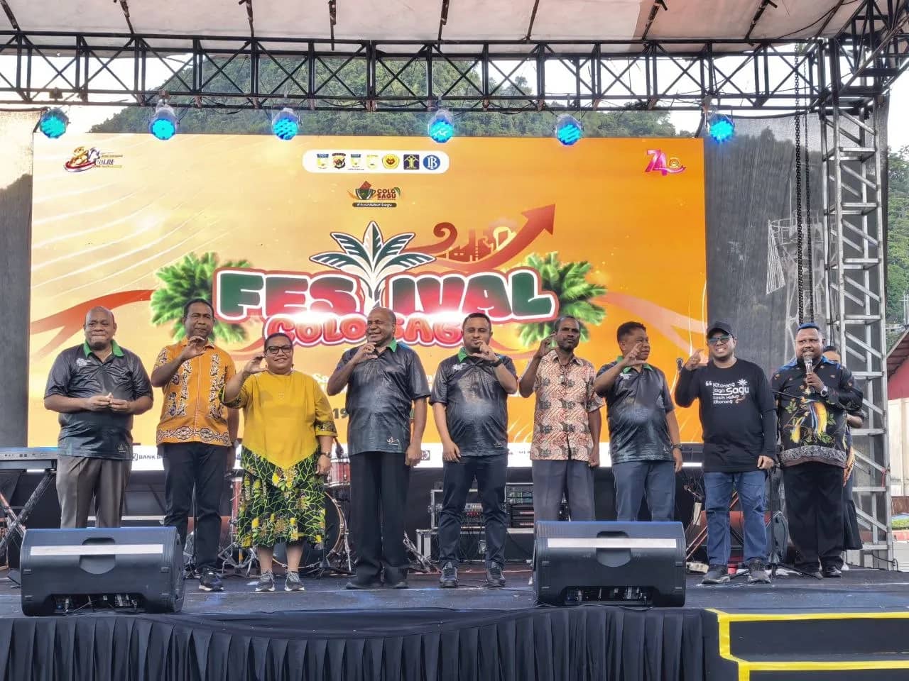 Gubernur Papua Matius Fakhiri saat membuka Festival Colo Sagu 2026 di Jayapura