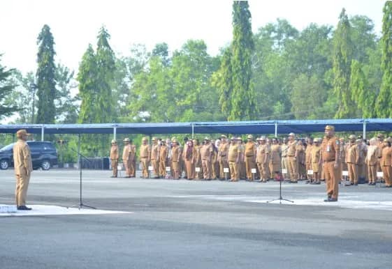 Tampak suasana Apel Rutin ASN Pemerintah Kabupaten Jayapura, di Lapangan Apel Gunung Merah Sentani, Senin (08/06/2026)