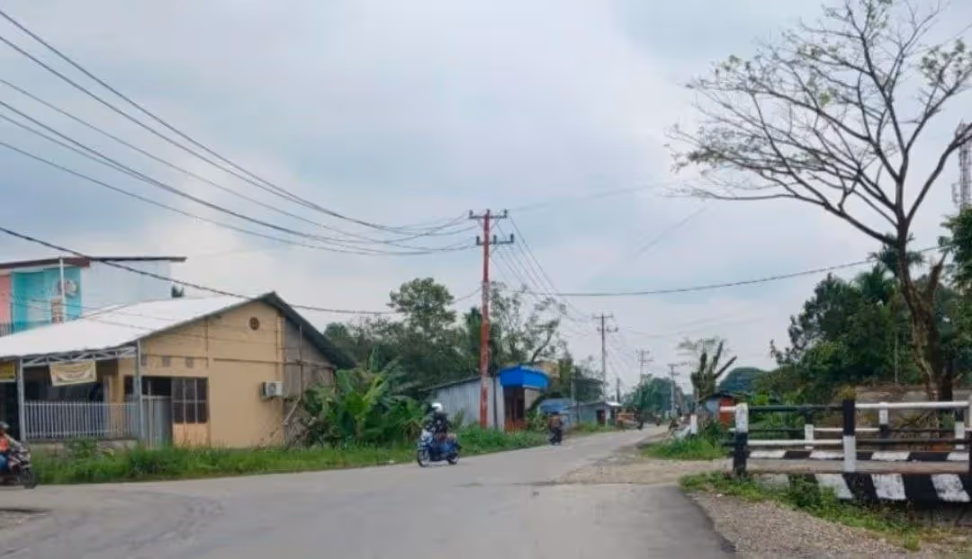 Ruas Jalan Irigasi yang menghubungkan Jalan Petrosea dengan Jalan Hasanudin di Kota Timika yang akan kembali dilebarkan di tahun ini