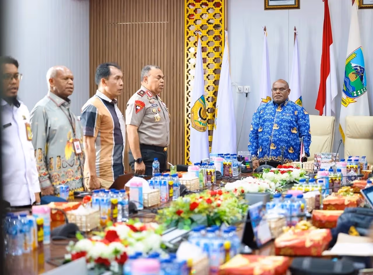 Kapolda Papua Tengah Brigjen Pol Jermias Rontini saat menghadiri Rapat Koordinasi Penanggulangan Kebakaran Hutan dan Lahan se-Tanah Papua di Ruang Rapat Gubernur Papua Tengah, Kamis (15/10/2026).