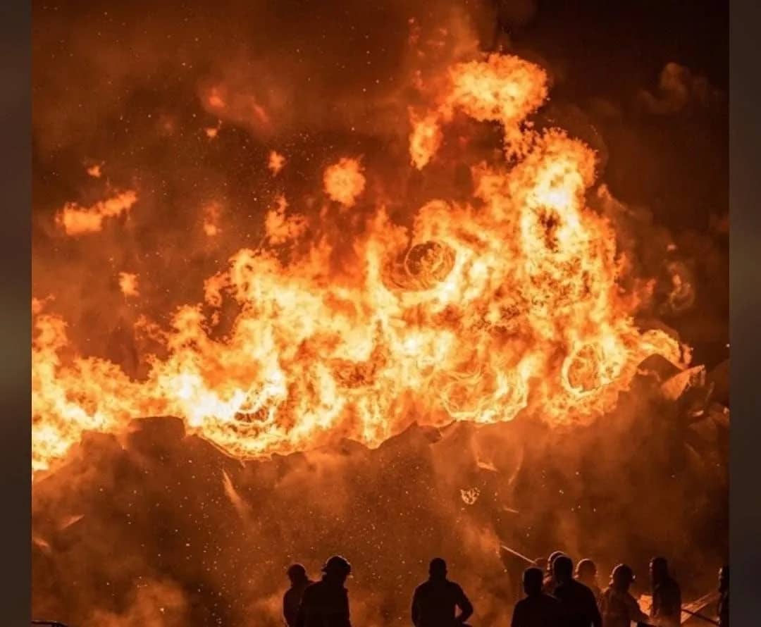 Ilustrasi berita Mimika: TPA Iwaka Timika Terbakar, Asal Mula Api Belum Diketahui
