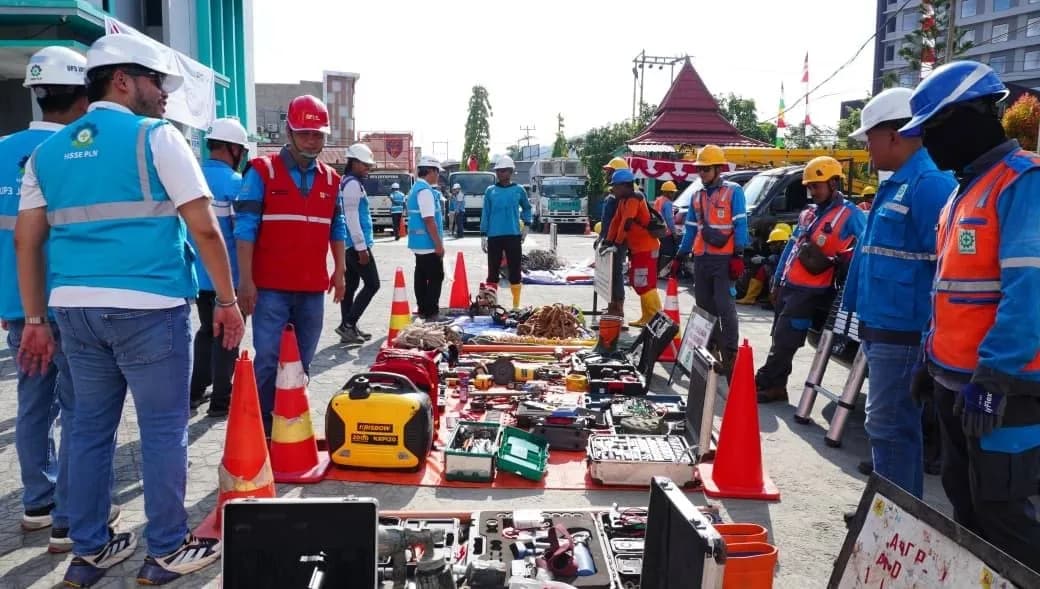 Ilustrasi berita Ekonomi: Kawal Peringatan HUT RI ke-81, PLN Siapkan Personel dan Peralatan untuk Pasokan Listrik Andal