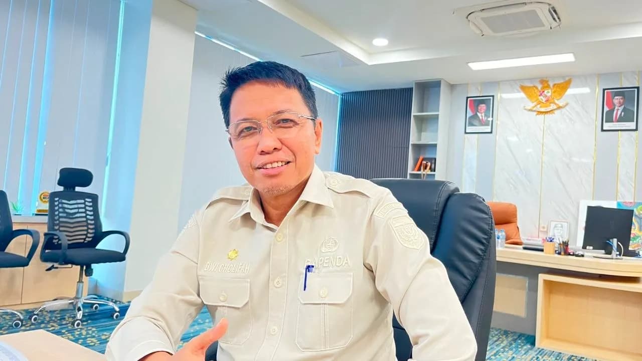 Kepala Bapenda Mimika, Dwi Cholifa