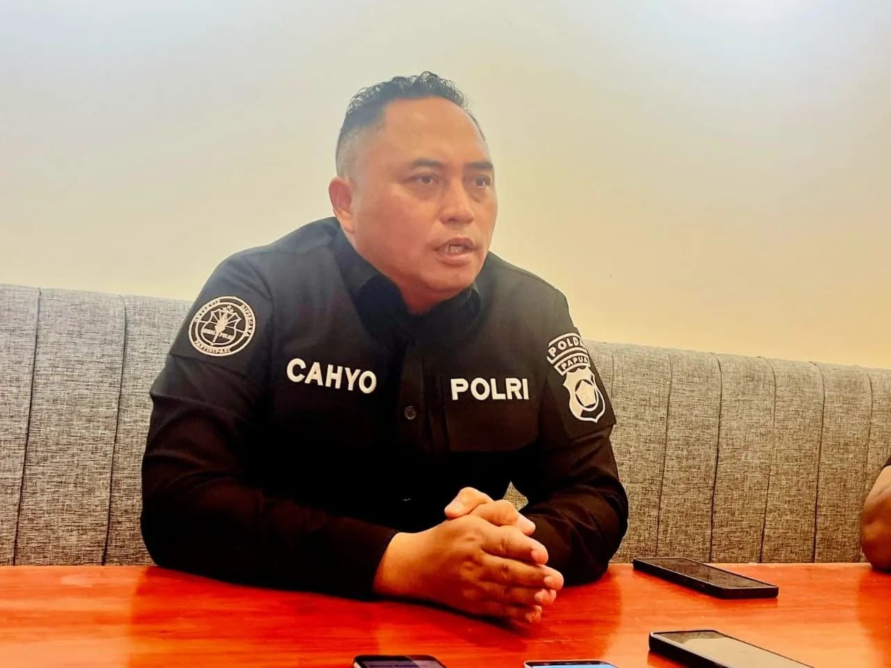 Ilustrasi berita JAYAPURA: 10 Personel Polisi Luka-luka Saat Penyekatan Massa Demonstrasi KNPB di Kota Jayapura