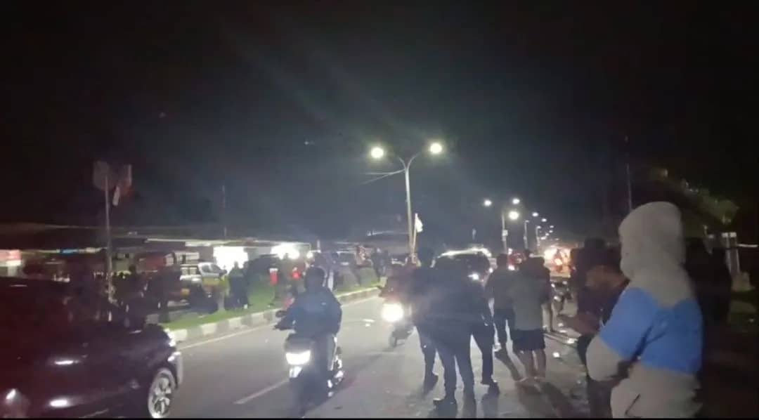 Ilustrasi berita Mimika: Ruas Jalan Cenderawasih Dibuka Satu Arah, Aparat Kepolisian Masih Lakukan Pengamanan