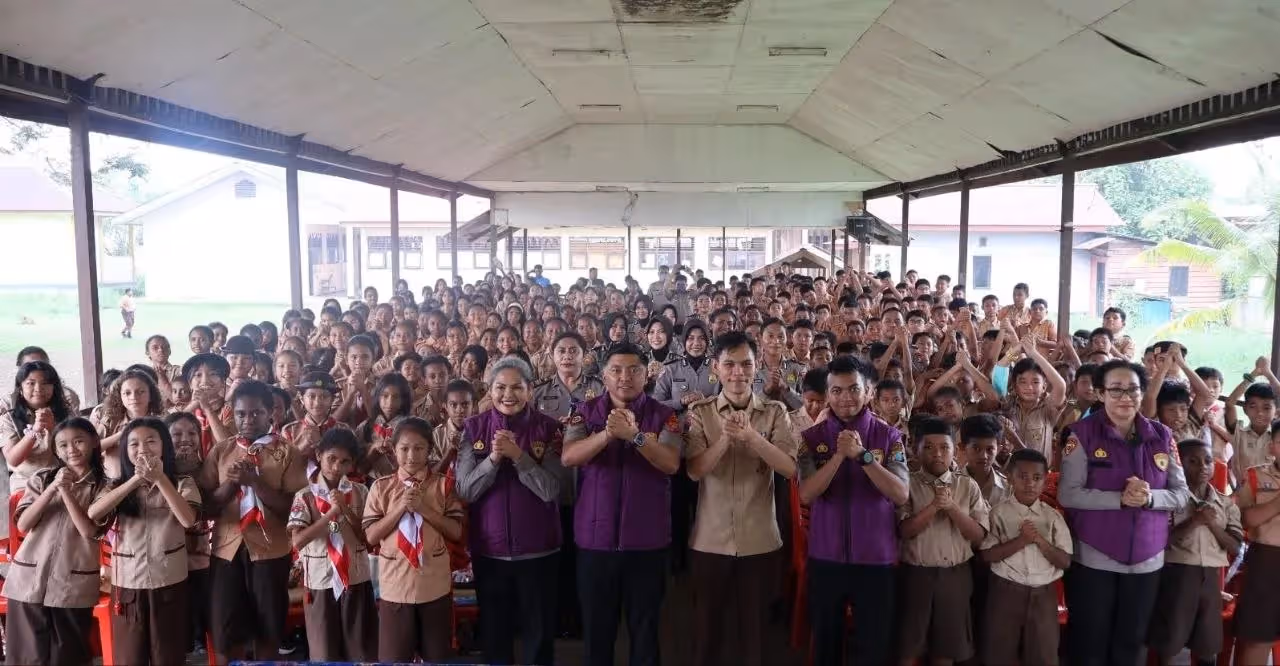 Polda Papua Barat Daya saat melakukan sosialisasi psikoedukasi anti-bullying