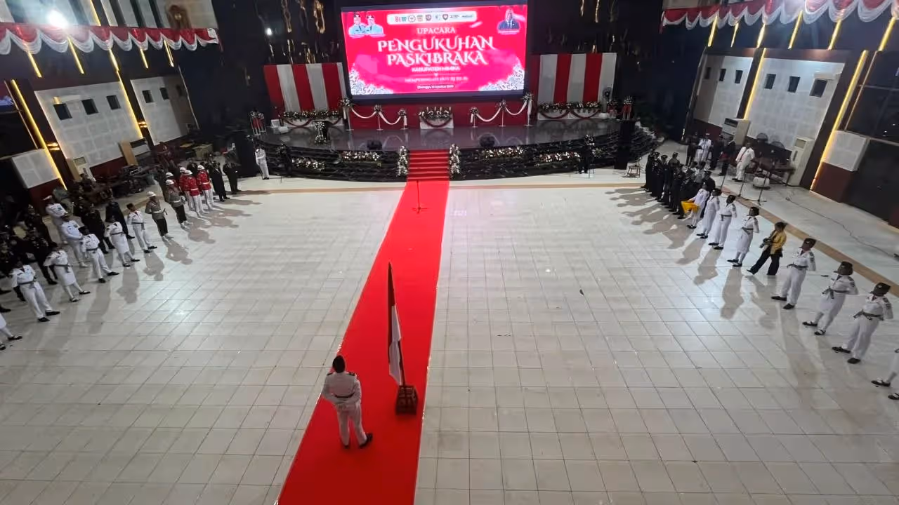 Prosesi pengukuhan Paskibraka tingkat Kabupaten Mimika.
