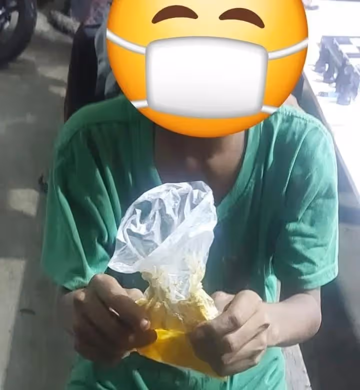 Anak 11 tahun yang ditemukan menghirup lem aibon.