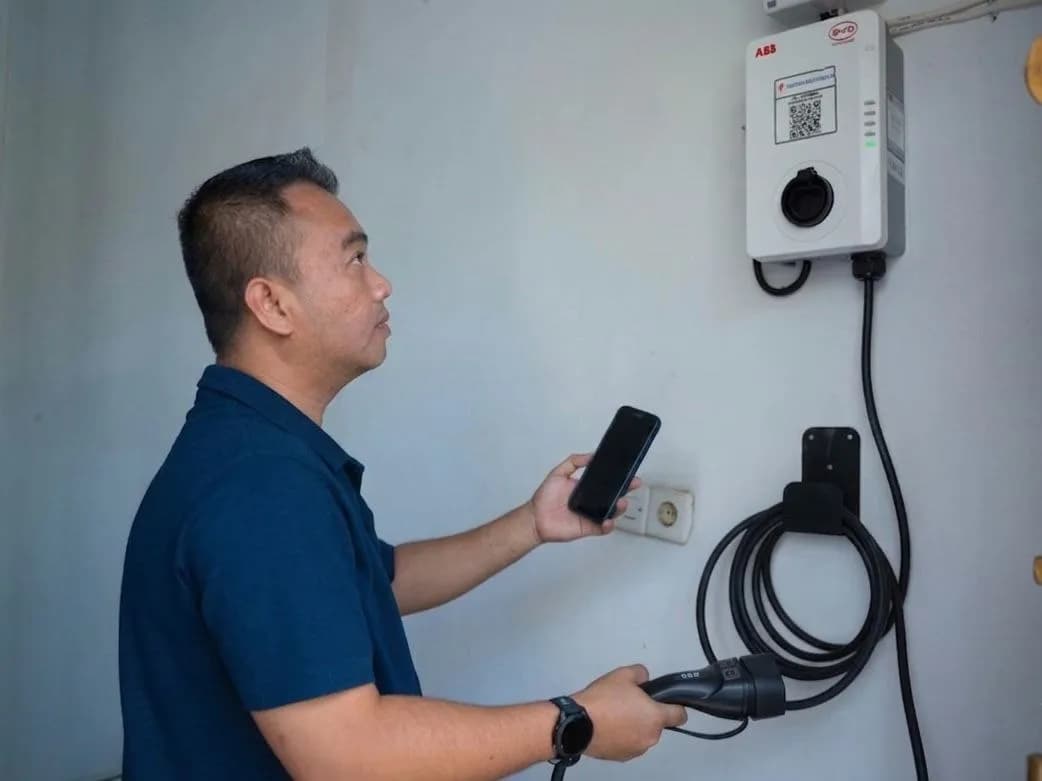 Ilustrasi berita Lingkungan: PLN Perkuat Ekosistem Kendaraan Listrik di Papua, 47 Pelanggan Gunakan Home Charging