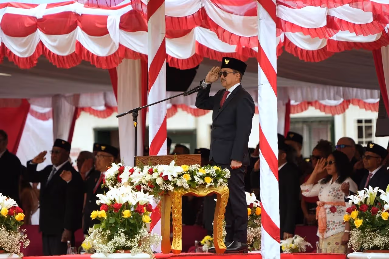 Presiden Direktur PTFI, Tony Wenas saat menjadi Inspektur Upacara HUT ke-81 RI di Tembagapura, Mimika.