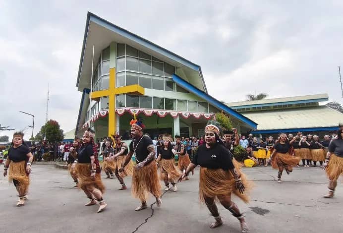 Lomba tari wisisi mewarnai peringatan HUT Rumah Sakit Mitra Masyarakat (RSMM) ke-27.