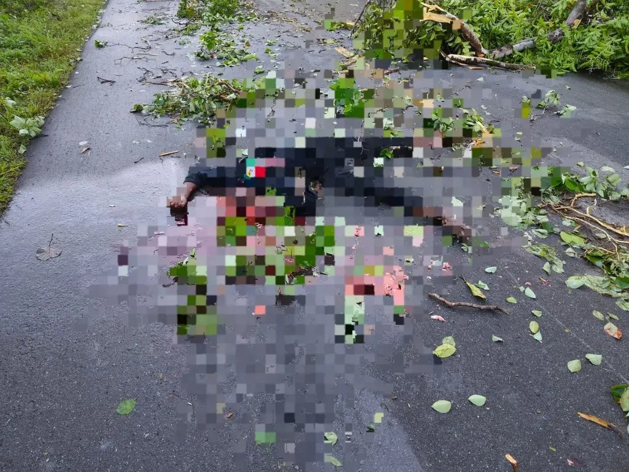 Korban kecelakaan lalulintas di jalan Poros SP 9 Timika, Sabtu (11/7).