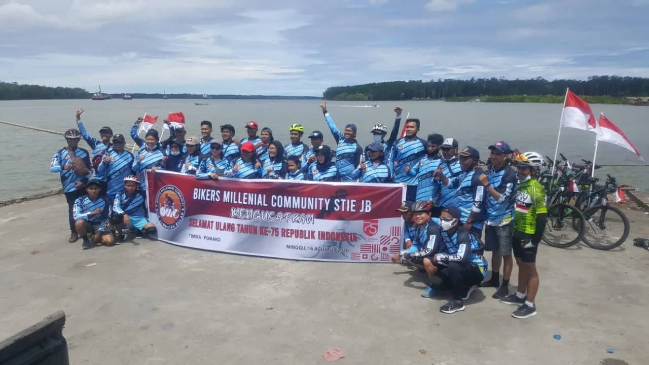 Ilustrasi berita Mimika: Rombongan Pesepeda Berbalut Merah Putih Tempuh Rute Timika Pomako