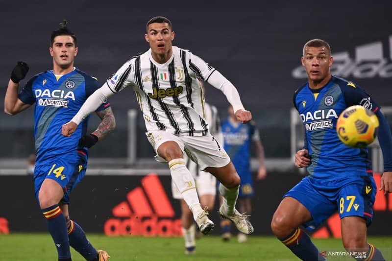 Ilustrasi berita Olahraga: Dwigol Ronaldo bantu Juve menang 4-1 atas Udinese