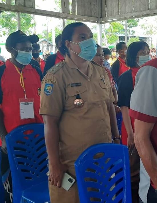 Fransiska Katiop, Lurah kelurahan Kamoro Jaya