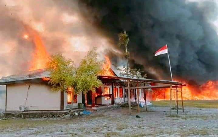 Ilustrasi berita pinpost: Yalimo Lumpuh, Usai Putusan MK Massa Bakar 8 Gedung Kantor Pemerintahan