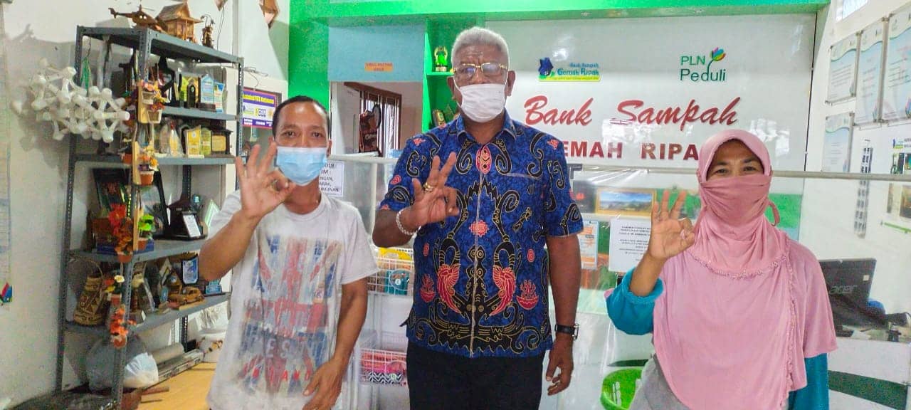 Wakil Bupati Mimika Johannes Rettob di Bank Sampah Bantul