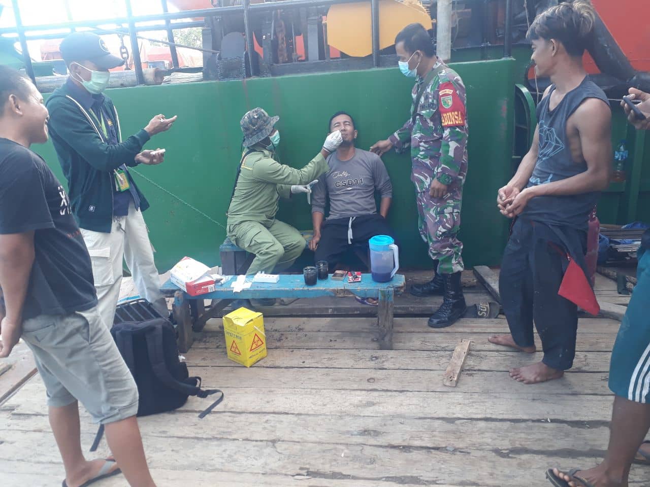 ABK sedang menjalani pemeriksaan kesehatan