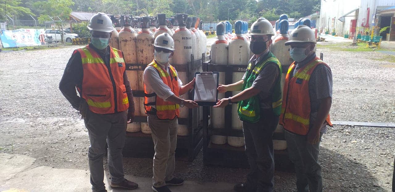 Bantuan 50 tabung oksigen dari PTFI untuk RSMM Timika