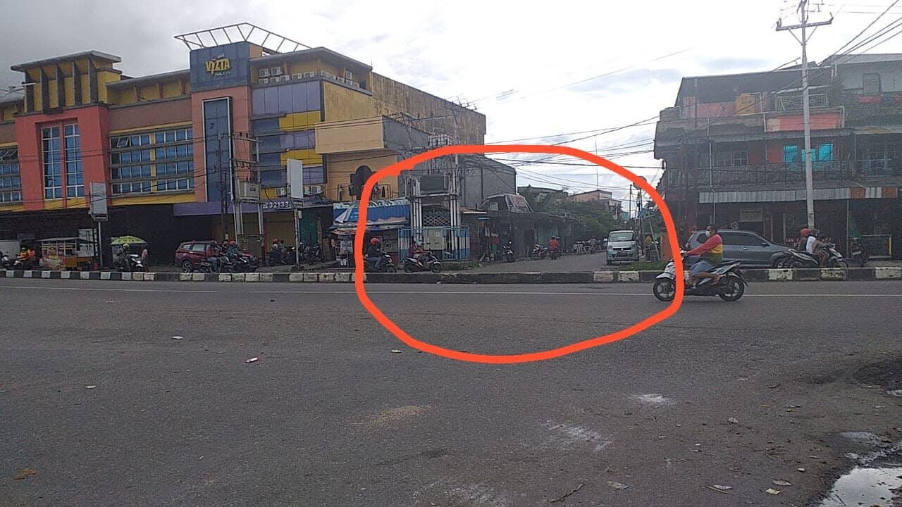 Ilustrasi berita Mimika: Ekonomi Budi Utomo Sepi, DPRD Ancam Bongkar Median Jalan Yos Sudarso - Serui Mekar, Warga akan Demo