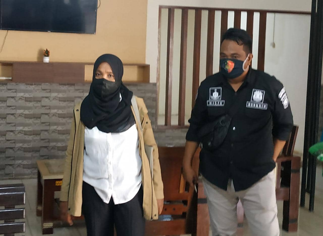 Ilustrasi berita Mimika: Masih Ingat Wanita Spesialis Penipu Pengusaha Mimika? Kepalanya Terus Bernanah dan Hidung Berdarah