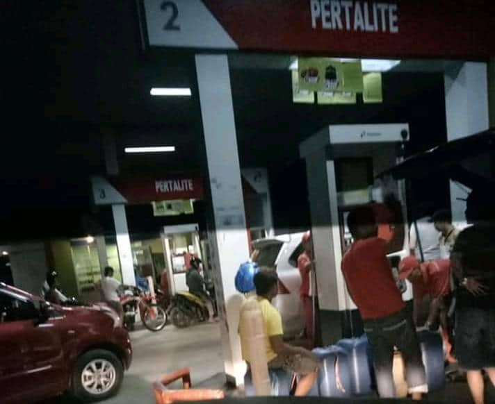 Ilustrasi berita Mimika: Pagi Ini, Disperindag Cek ke SPBU, Hasilnya Antrian Jerigen Untuk BBM Antar Pulau Tapi Tanpa Rekomendasi