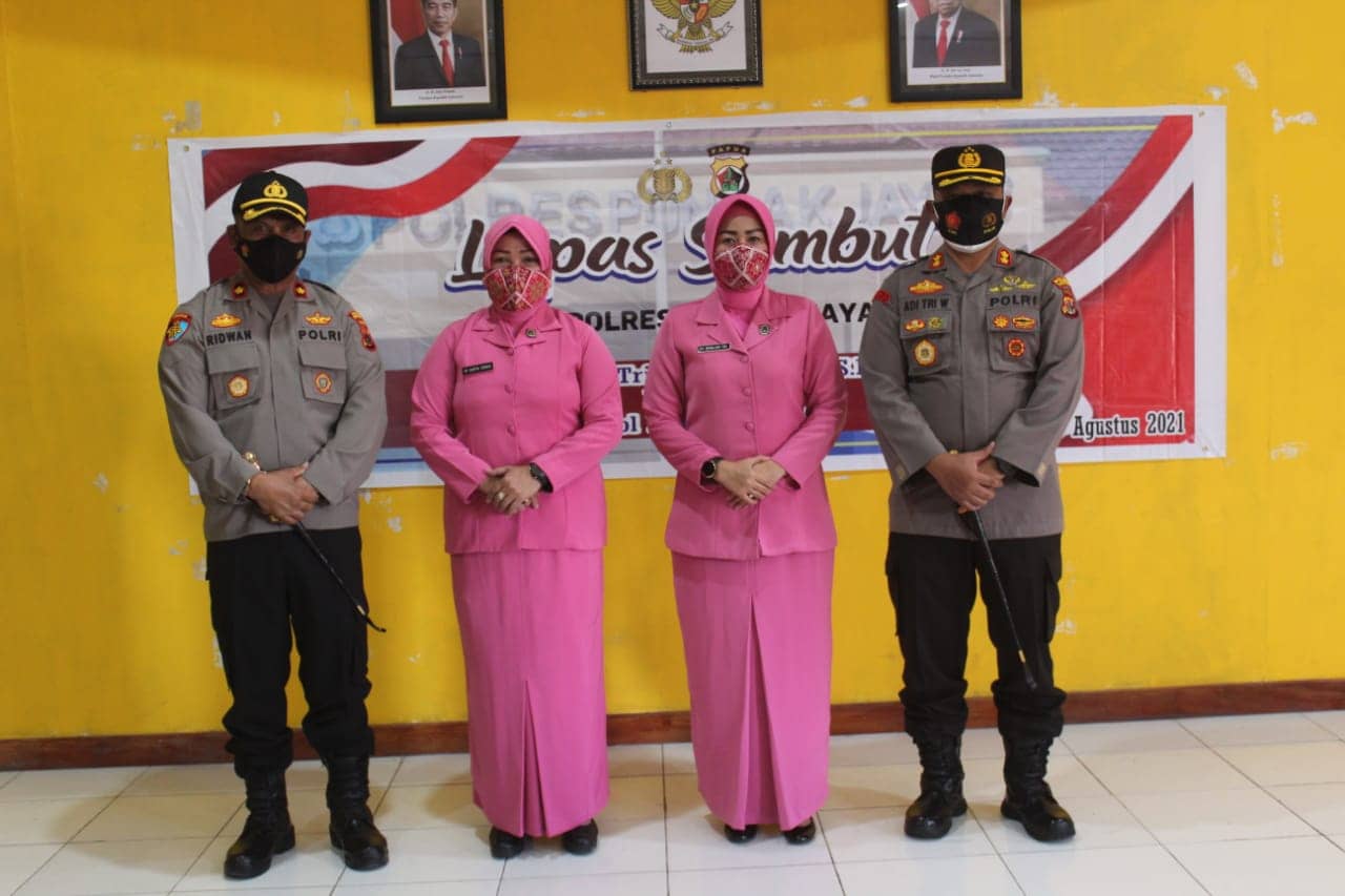 Kompol Ridwan (kiri) dan AKBP Adi Tri Widiyanto (kanan)