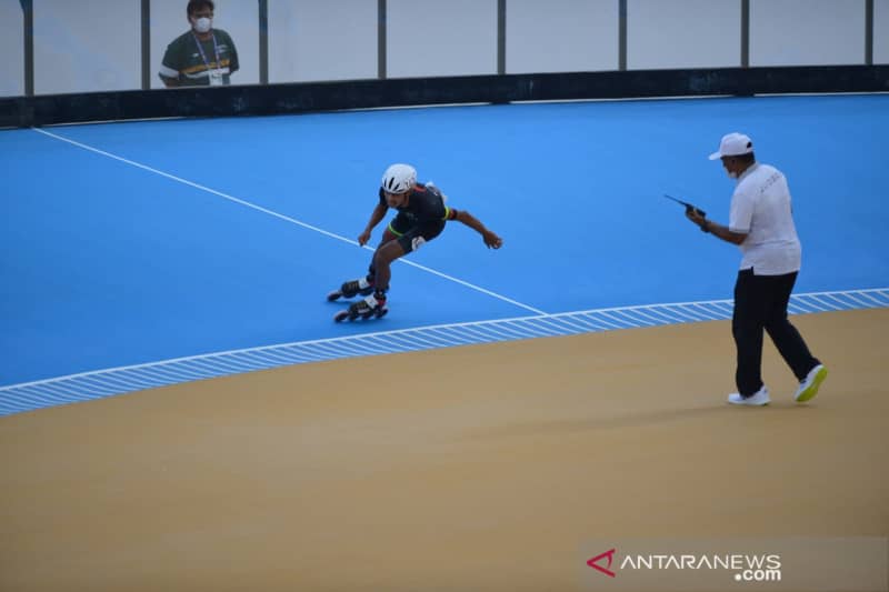 Suasana pertandingan sepatu roda PON XX Papua yang berlangsung di Venue Klemen Tinal Roller Sport, Kota Jayapura