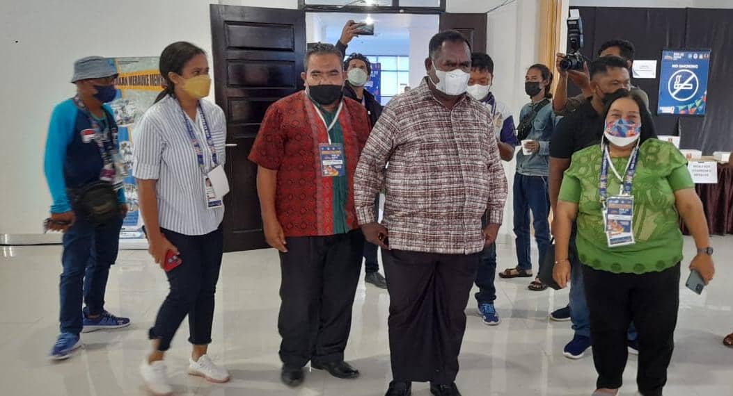Peninjauan ruang awak media di Media Center Merauke