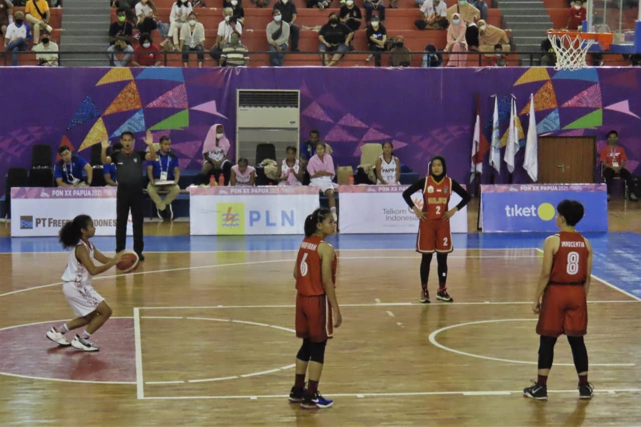 Ilustrasi berita GEBYAR PON PAPUA: Kalah Lawan Sulsel, Tim Basket Putri Papua Semangat Hanya Quarter Pertama