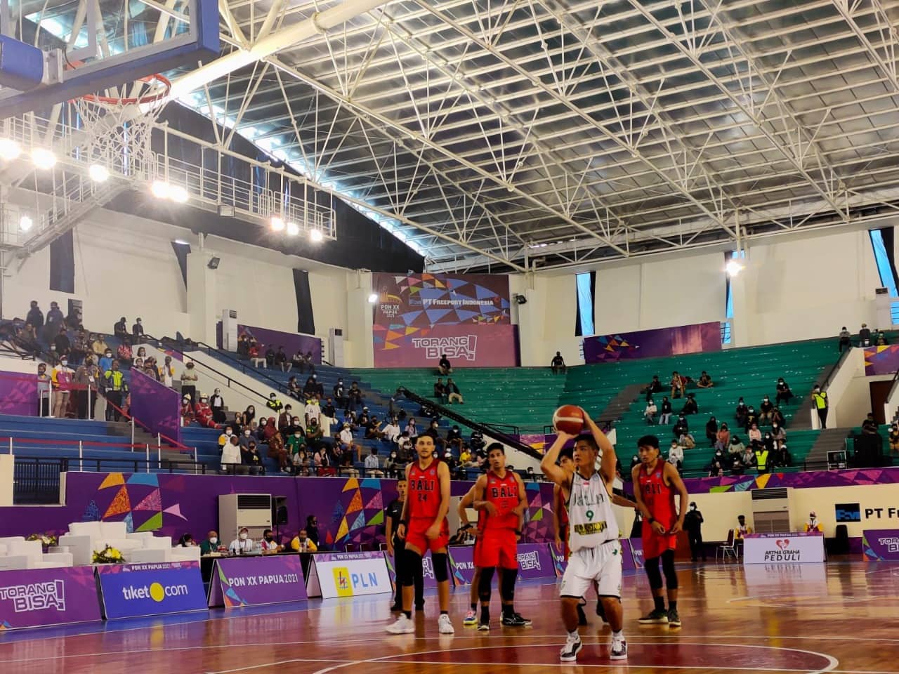 Ilustrasi berita GEBYAR PON PAPUA: Bali Terpaksa Pulang Kampung, Tim Basket 5x5 Jatim Raih Tiket Semifinal