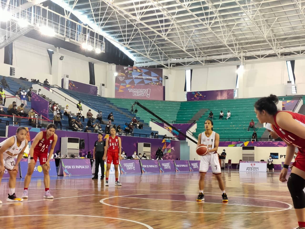 Ilustrasi berita GEBYAR PON PAPUA: Menang Lawan Sulsel di Semifinal, Tim Basket Putri Bali Siap Kalahkan Jatim di Babak Final