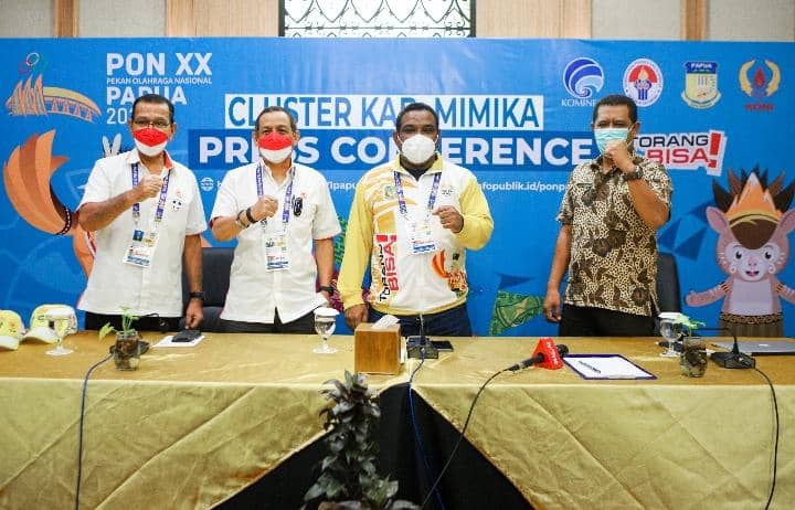 Panwasrah saat menggelar konferensi pers.